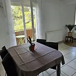 Le Triolet