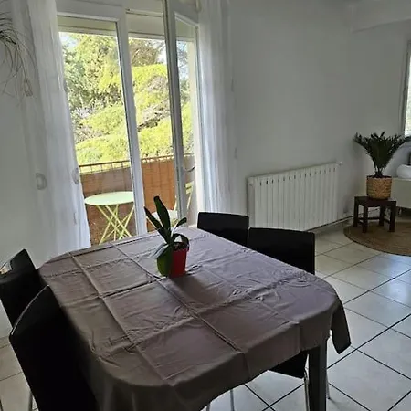 Le Triolet